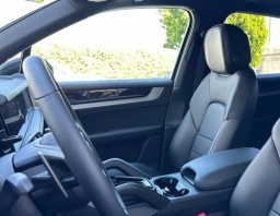 Porsche Cayenne Base AWD 2026