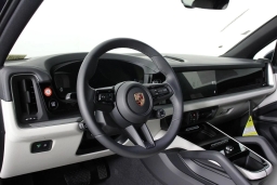 Porsche Cayenne Base AWD 2026