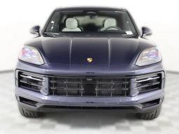 Porsche Cayenne Base AWD 2026