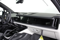 Porsche Cayenne Base AWD 2026