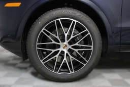 Porsche Cayenne Base AWD 2026