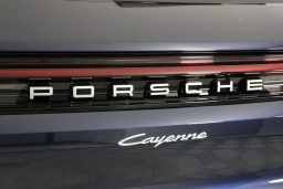 Porsche Cayenne Base AWD 2026