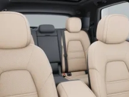 Porsche Cayenne Base AWD 2026