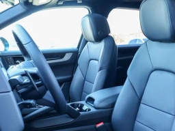 Porsche Cayenne Base AWD 2026