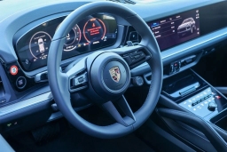 Porsche Cayenne Base AWD 2026