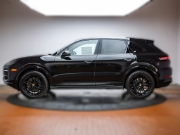 Porsche Cayenne Base AWD 2026