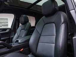 Porsche Cayenne Base AWD 2026