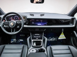 Porsche Cayenne Base AWD 2026