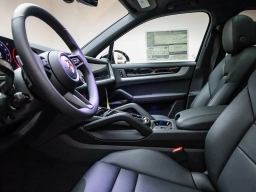 Porsche Cayenne Base AWD 2026