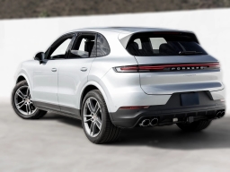 Porsche Cayenne Base AWD 2025