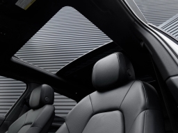 Porsche Cayenne Base AWD 2025