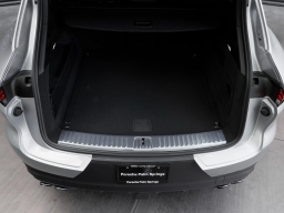 Porsche Cayenne Base AWD 2025