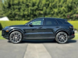 Porsche Cayenne Base AWD 2026