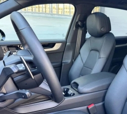 Porsche Cayenne Base AWD 2026