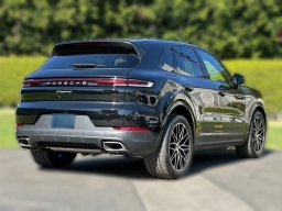 Porsche Cayenne Base AWD 2026