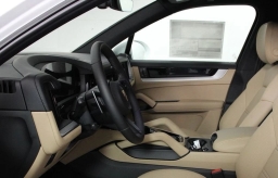 Porsche Cayenne Base AWD 2026