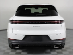 Porsche Cayenne Base AWD 2026