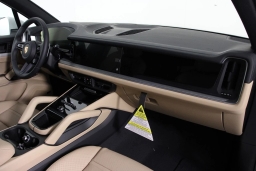 Porsche Cayenne Base AWD 2026