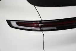 Porsche Cayenne Base AWD 2026