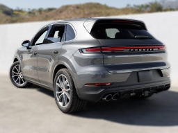 Porsche Cayenne Base AWD 2025