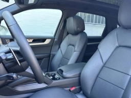 Porsche Cayenne Base AWD 2026