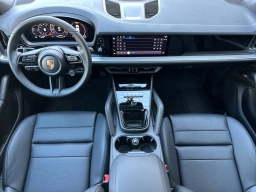 Porsche Cayenne Base AWD 2026