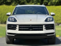 Porsche Cayenne Base AWD 2026