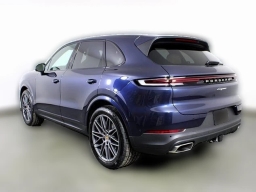 Porsche Cayenne Base AWD 2026