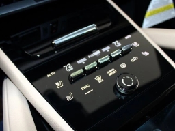 Porsche Cayenne Base AWD 2026