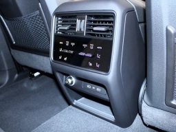 Porsche Cayenne Base AWD 2026