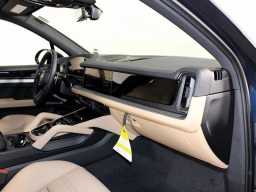 Porsche Cayenne Base AWD 2026