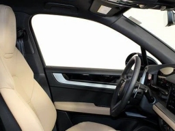 Porsche Cayenne Base AWD 2026