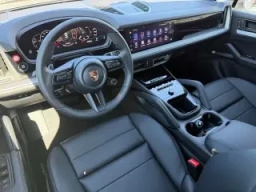 Porsche Cayenne Base AWD 2026