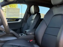 Porsche Cayenne Base AWD 2026