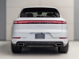 Porsche Cayenne Base AWD 2026