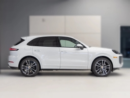 Porsche Cayenne Base AWD 2026