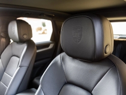 Porsche Cayenne Base AWD 2026