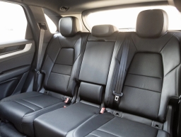 Porsche Cayenne Base AWD 2026