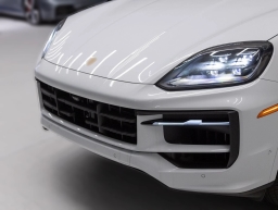 Porsche Cayenne Base AWD 2026