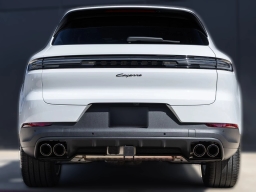 Porsche Cayenne Base AWD 2026