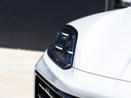 Porsche Cayenne Base AWD 2026