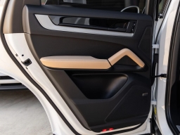 Porsche Cayenne Base AWD 2026