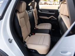 Porsche Cayenne Base AWD 2026