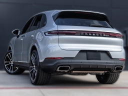 Porsche Cayenne Base AWD 2026