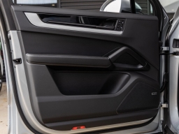 Porsche Cayenne Base AWD 2026