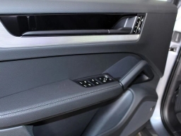 Porsche Cayenne Base AWD 2026