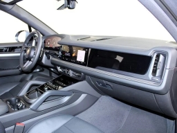 Porsche Cayenne Base AWD 2026