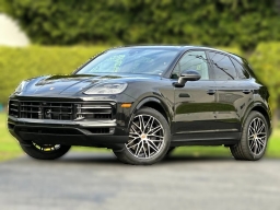 Porsche Cayenne Base AWD 2026
