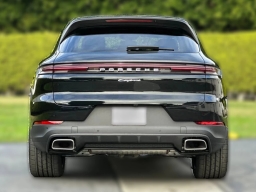 Porsche Cayenne Base AWD 2026