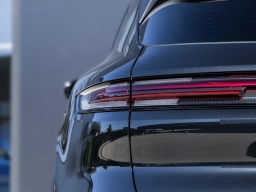 Porsche Cayenne Base AWD 2026